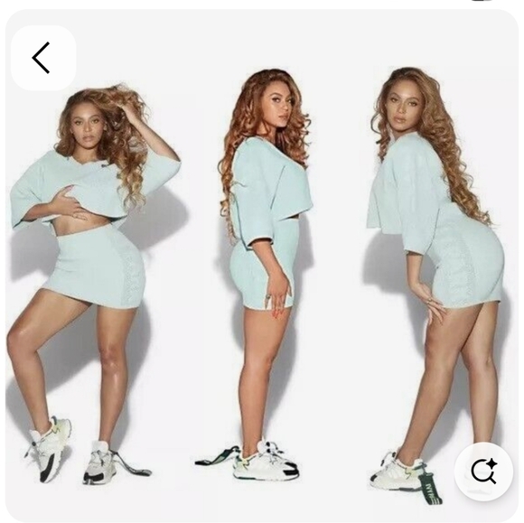 IVY PARK Tops - Mint Ivy Park Crop Top